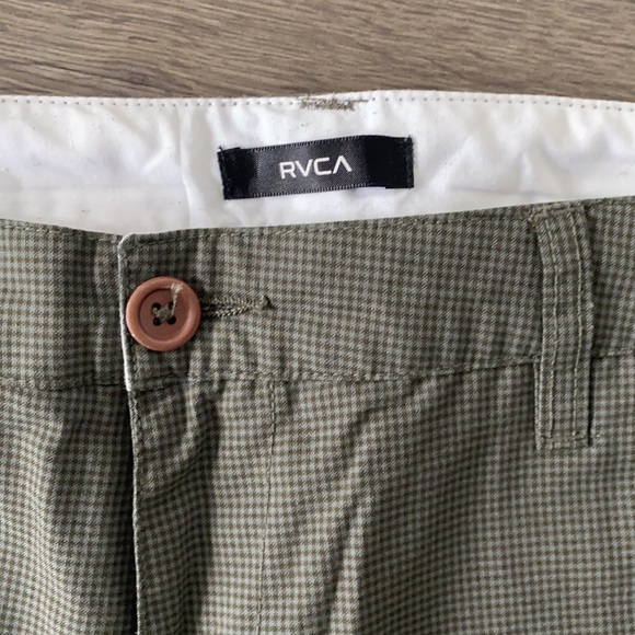 Golf shorts - Picture 2 of 2